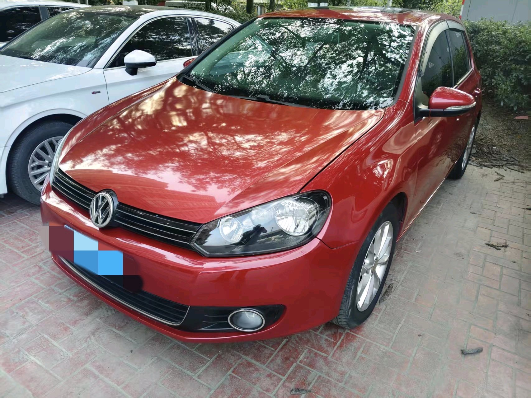Volkswagen Golf 2012 car image 