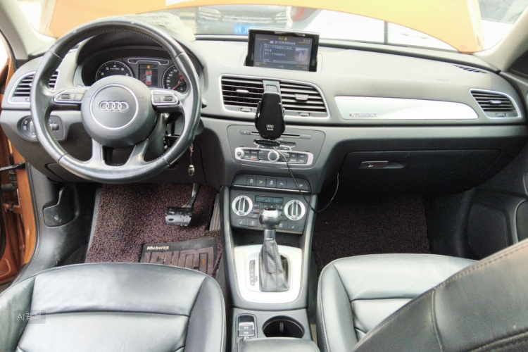 Audi Q3 2015 car image #11