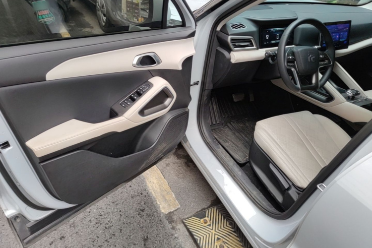 BYD YuanUP 2024 #12 BYD YuanUP 2024 car image #12