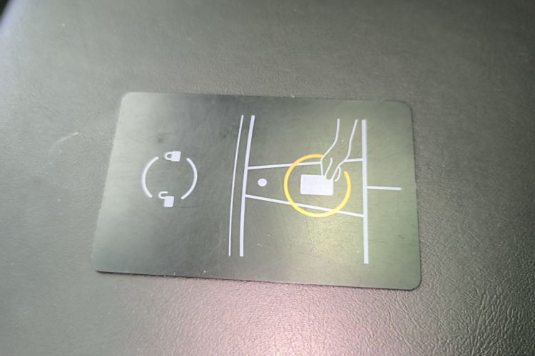 Tesla Model Y 2021 car image #9