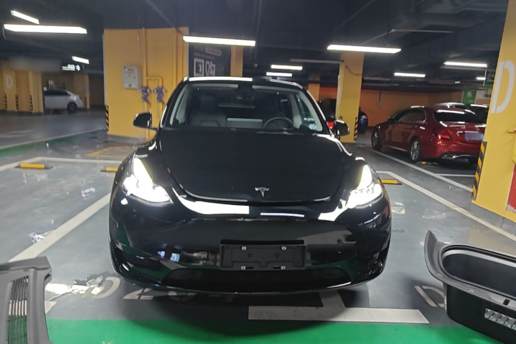 Tesla Model Y 2023 #3 Tesla Model Y 2023 car image #3