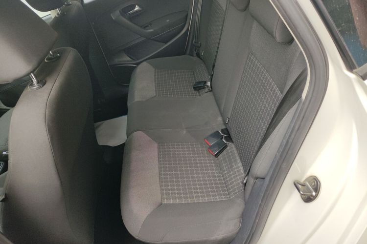 Volkswagen Polo 2017 car image #17