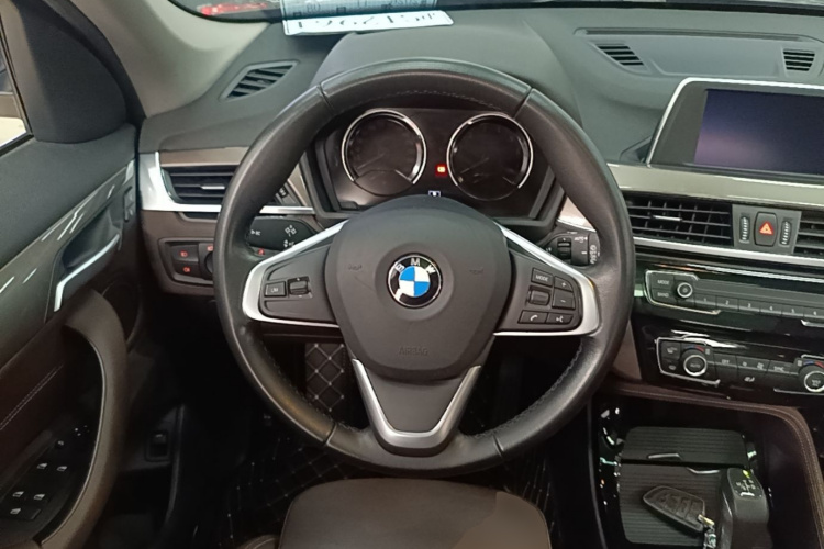 BMW X1 2018 immagine di auto #15