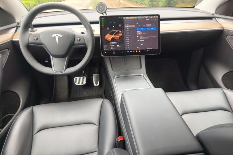 Tesla Model Y 2023 #10 Tesla Model Y 2023 car image #10