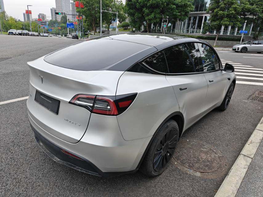 Tesla Model Y 2022 car image #4