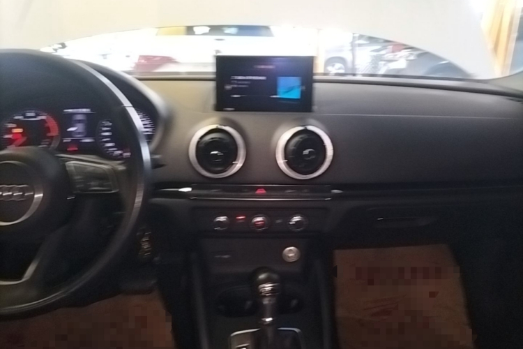 Audi A3 2018 immagine di auto #13
