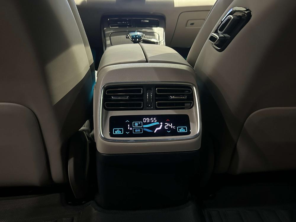 BYD Han 2024 car image #15
