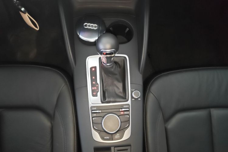 Audi A3 2016 car image #18