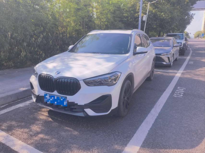 BMW X1 2021 BMW X1 2021 car image