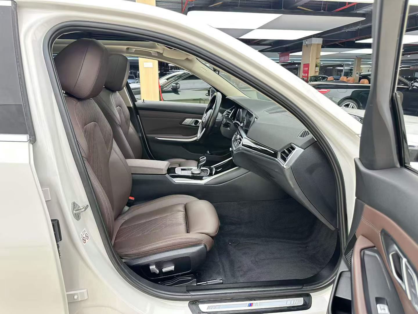 BMW 3 Series 2022 immagine di auto #6