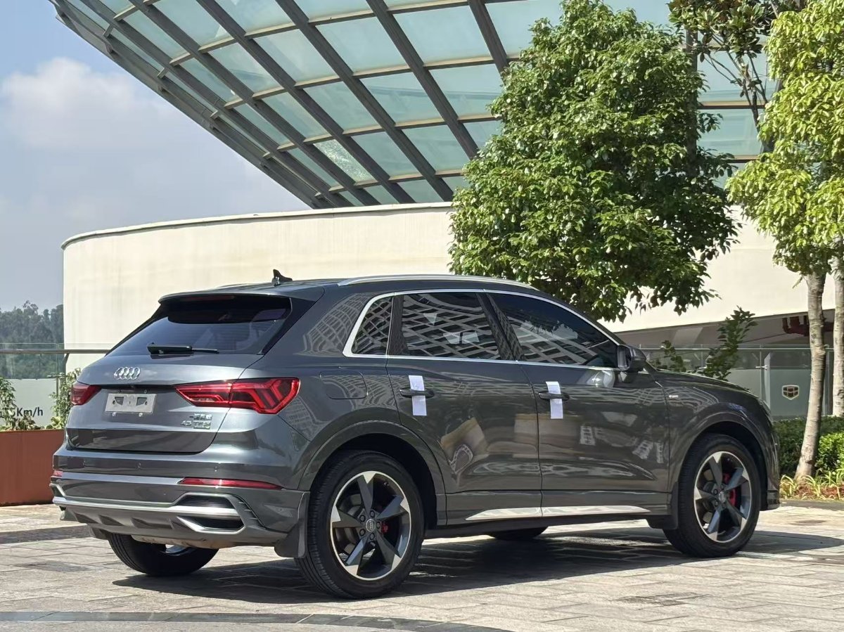 Audi Q3 2019 car image #7