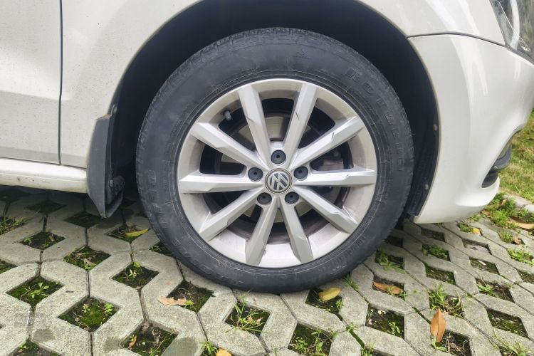 Volkswagen Polo 2018 car image #9