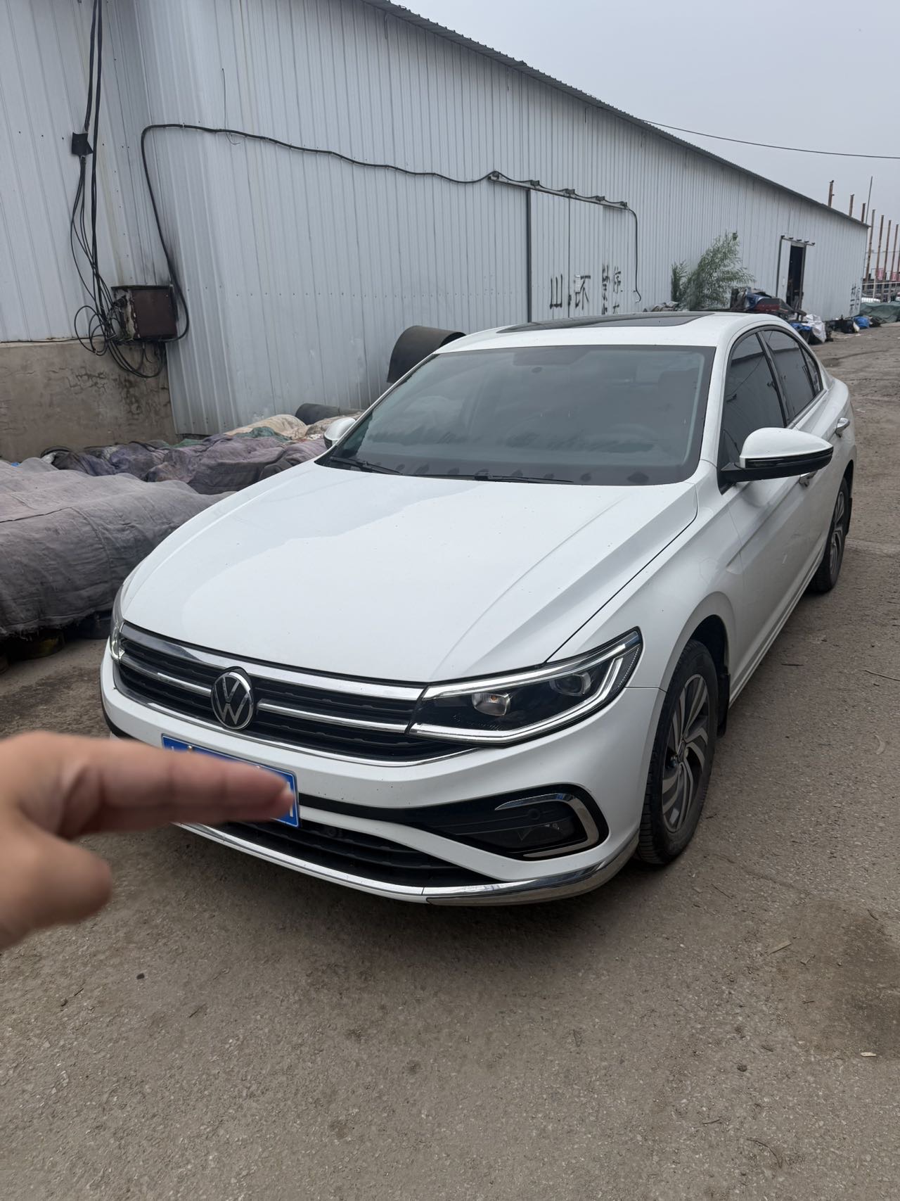 2023 immagine di auto 