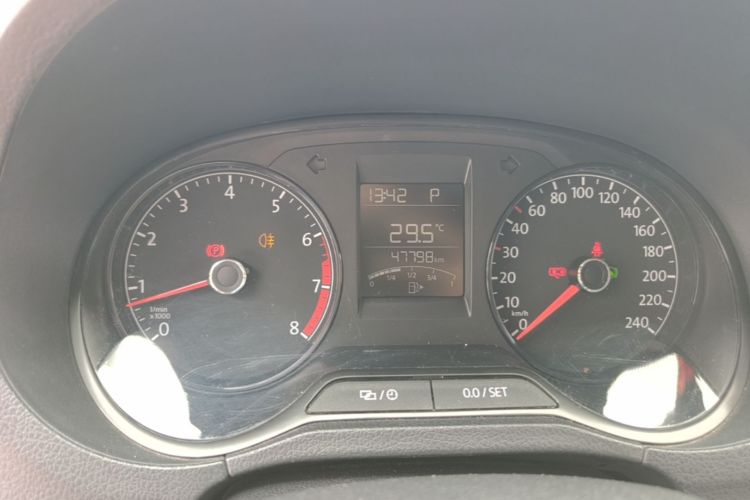 Volkswagen Polo 2017 car image #12