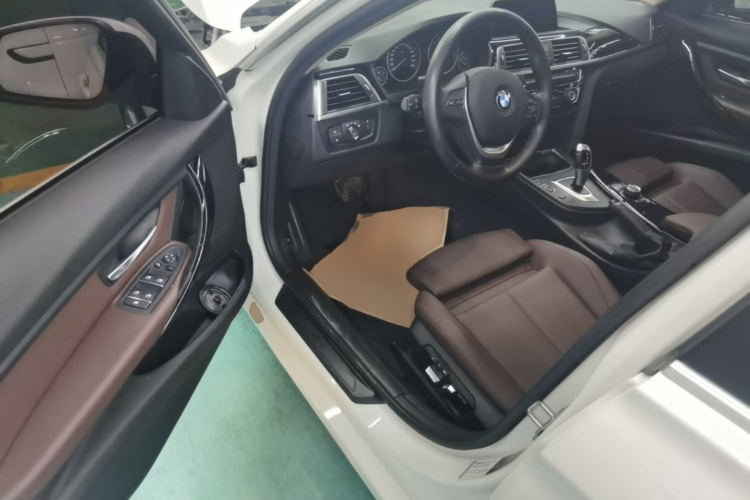 BMW 3 Series 2018 #12 BMW 3 Series 2018 car image #12