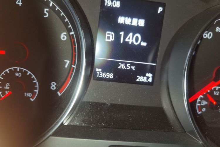 Volkswagen Golf 2018 car image #8
