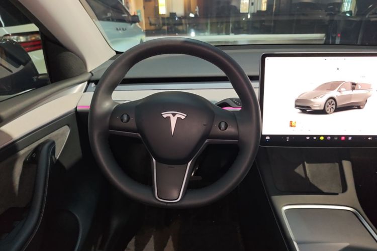 Tesla Model Y 2023 #11 Tesla Model Y 2023 car image #11