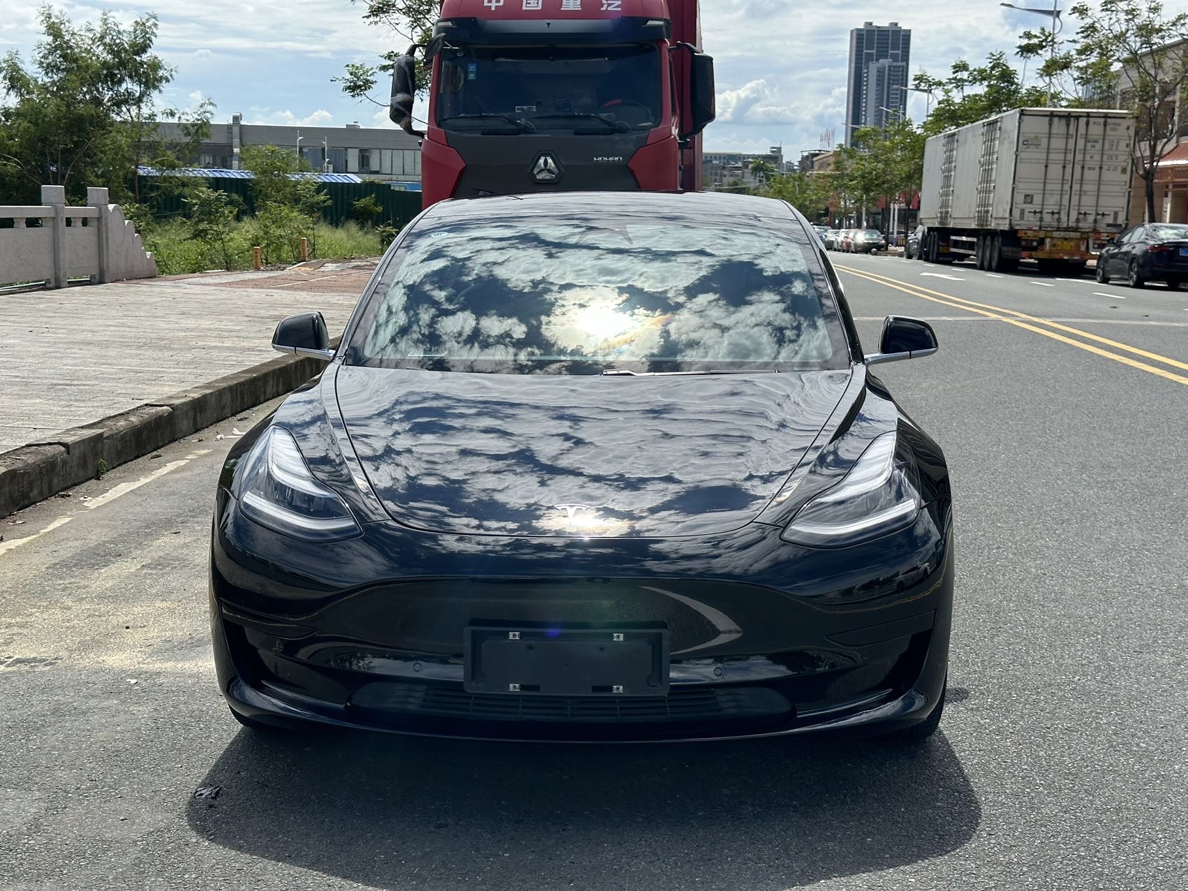Tesla Model 3 2020 car image #2