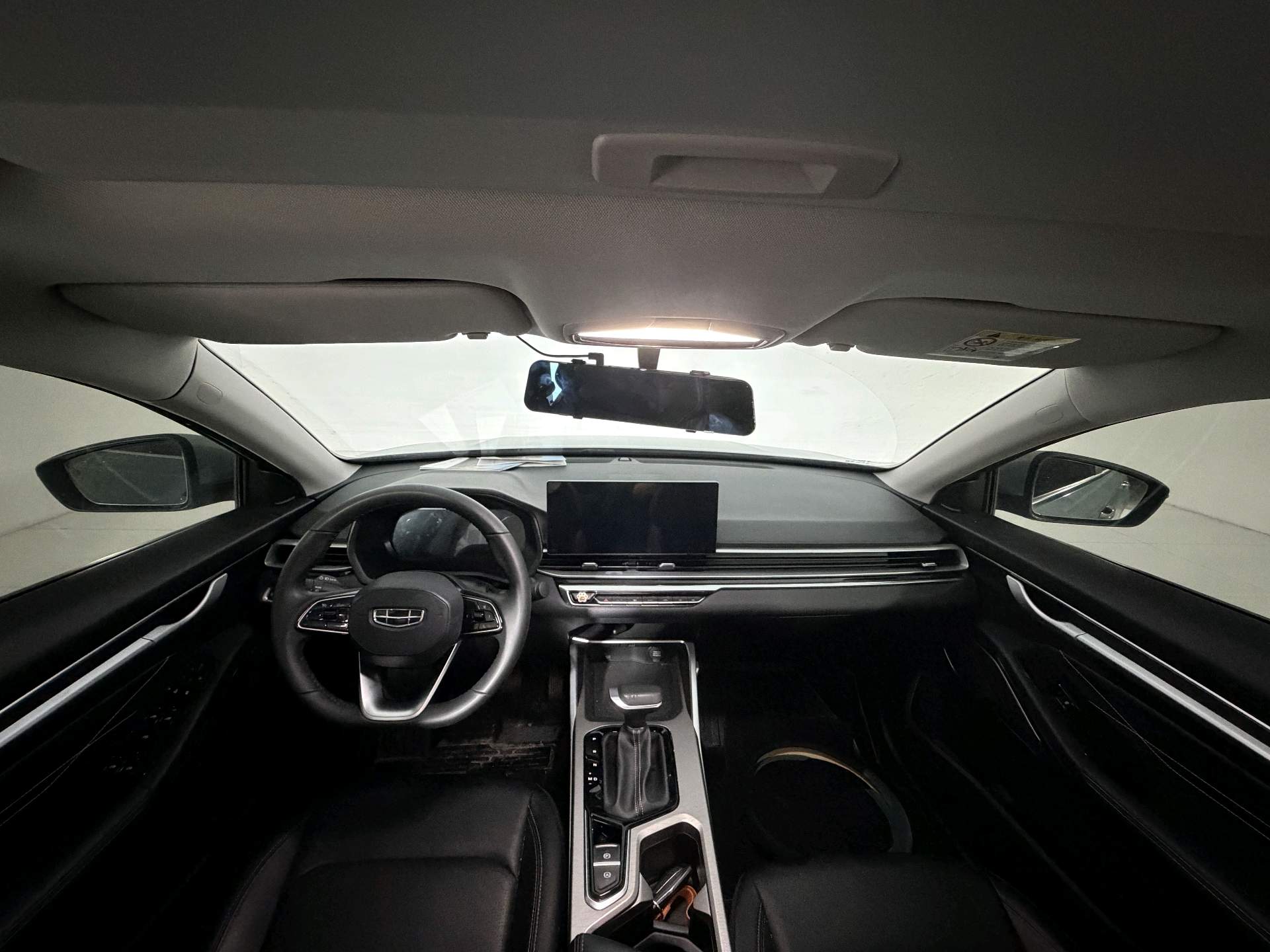 GEELY Emgrand 2023 car image #4