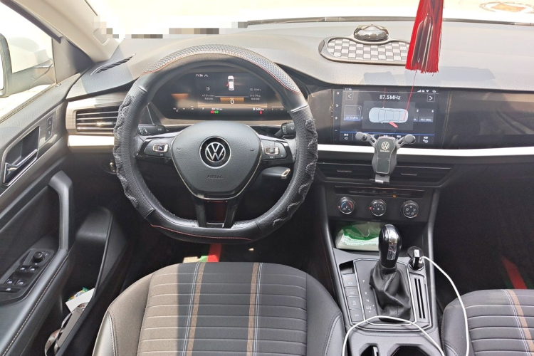 Volkswagen Lavida 2021 car image #15