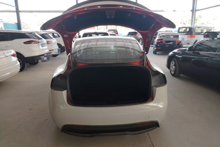 Tesla Model 3 2024 صورة سيارة #19
