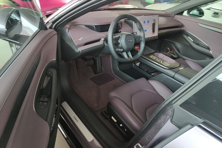 MI SU7 2025 car image #16