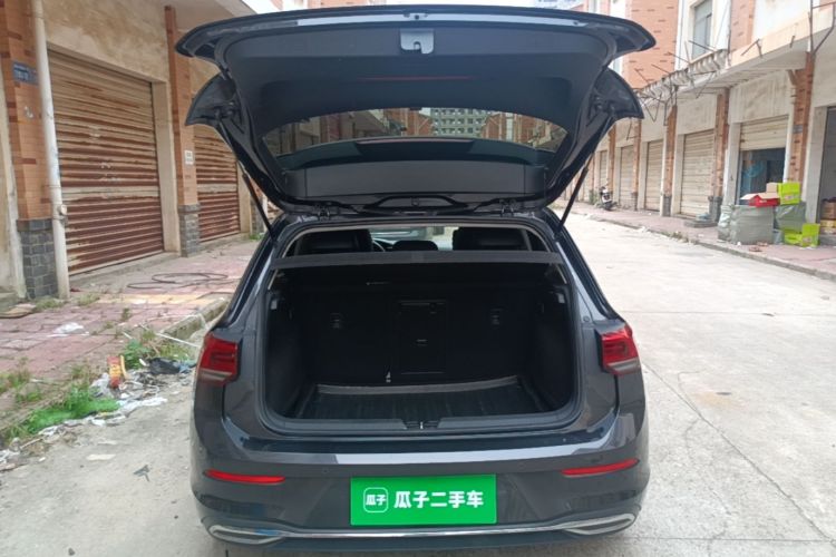 Volkswagen Golf 2021 car image #19