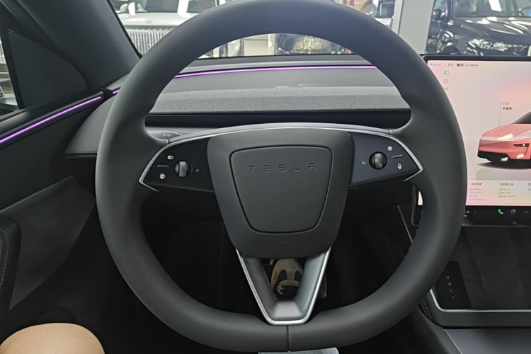 Tesla Model Y 2026 car image #11
