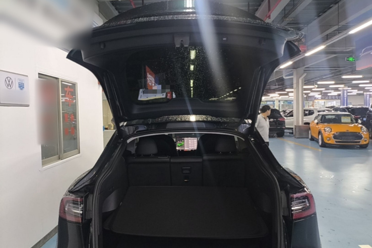 Tesla Model Y 2023 #19 Tesla Model Y 2023 car image #19