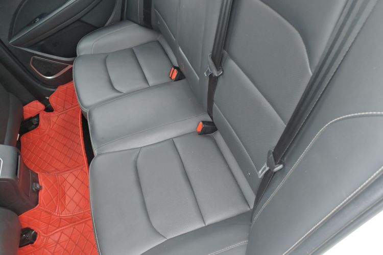 GEELY Emgrand 2019 car image #17