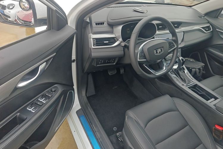 GEELY Emgrand 2019 #16 GEELY Emgrand 2019 car image #16