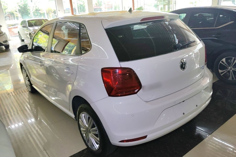 Volkswagen Polo 2016 car image #5