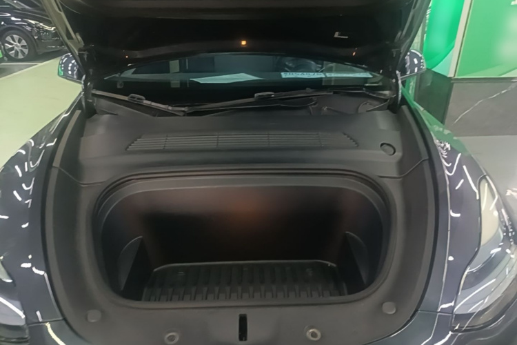 Tesla Model Y 2024 #20 Tesla Model Y 2024 car image #20