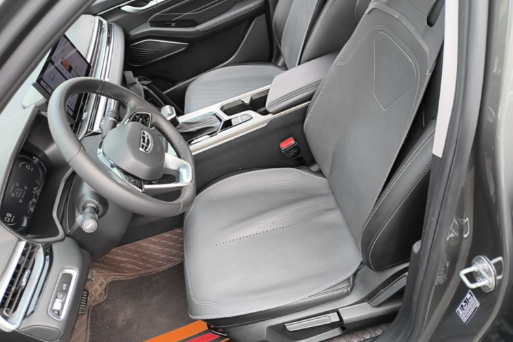 GEELY Emgrand 2024 #15 GEELY Emgrand 2024 car image #15