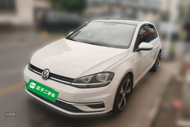 Volkswagen Golf 2018 car image #2