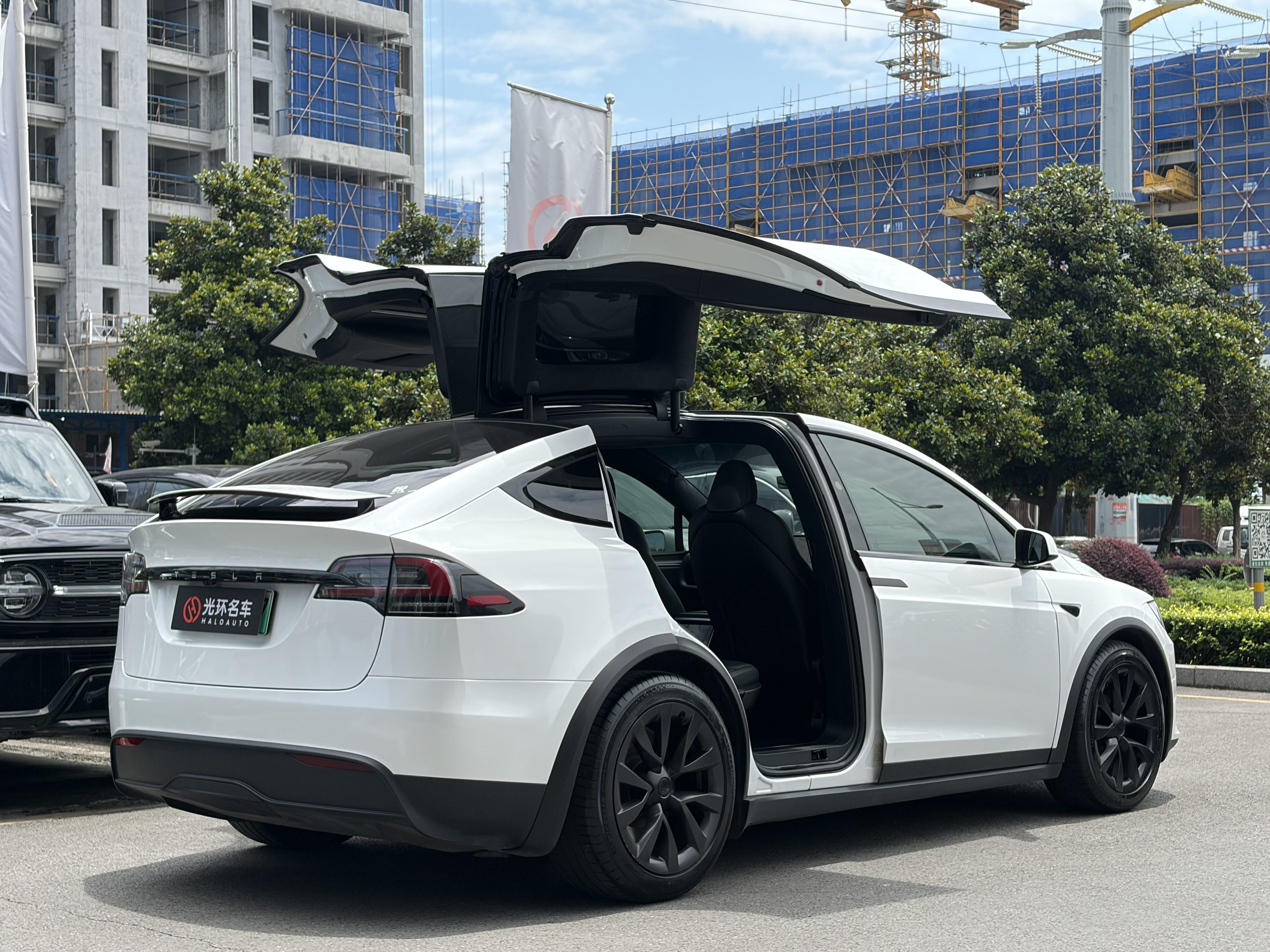Tesla Model X 2023 #6 Tesla Model X 2023 car image #6