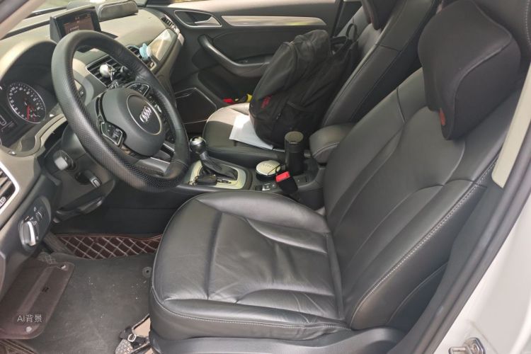 Audi Q3 2018 car image #17