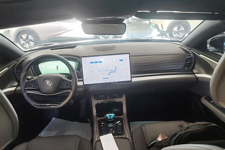 BYD Han 2023 car image #11