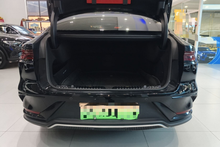 BYD Han 2023 immagine di auto #19