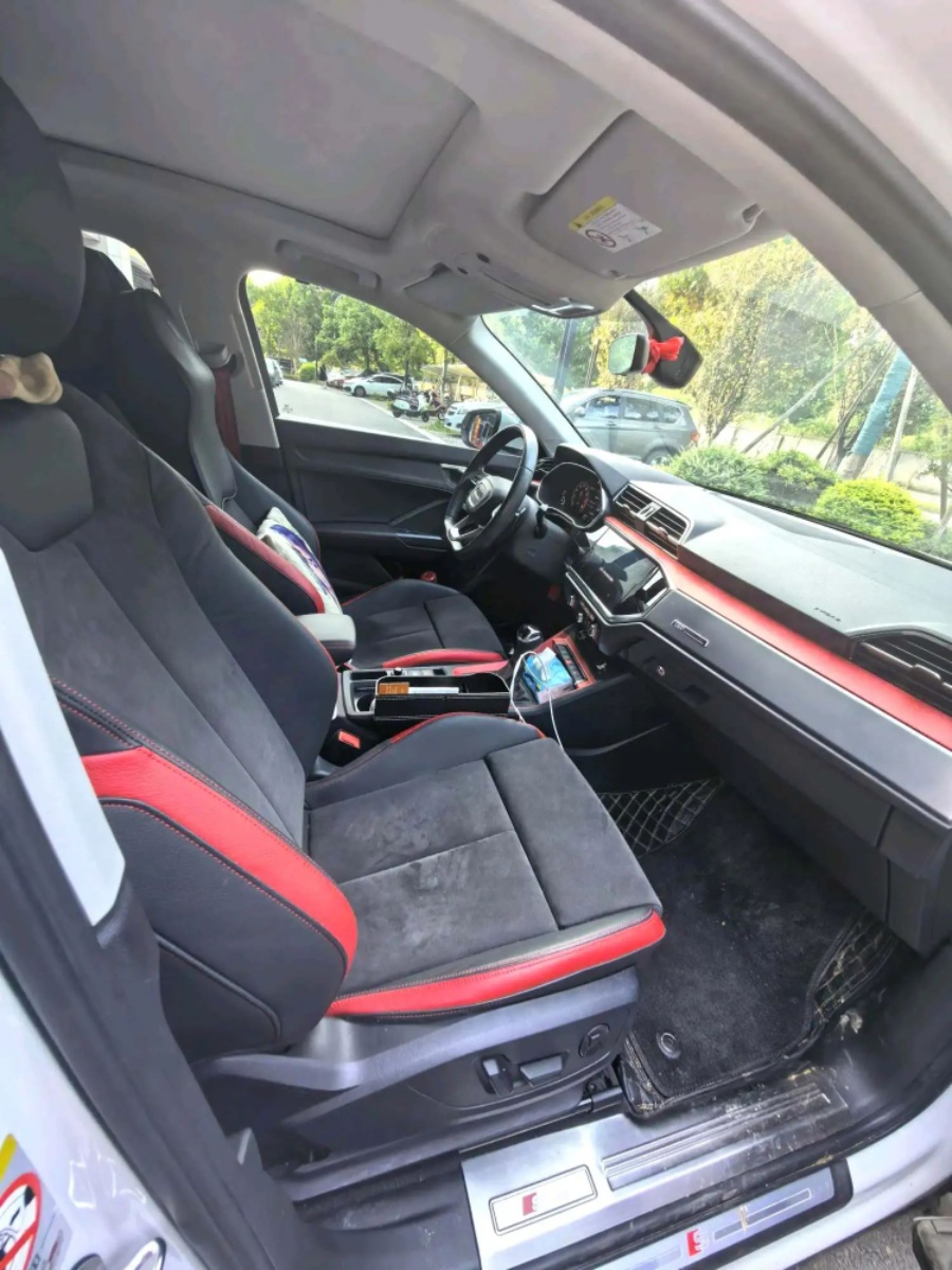 Audi Q3 2022 car image #6