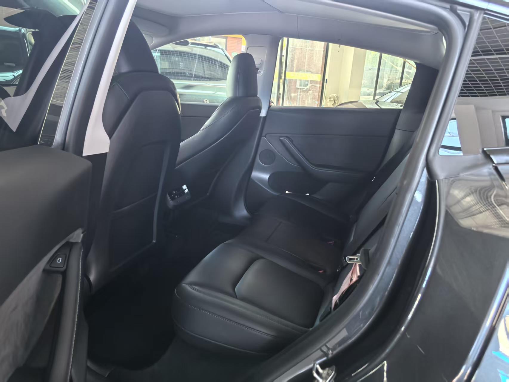 Tesla Model Y 2024 #8 Tesla Model Y 2024 صورة سيارة #8