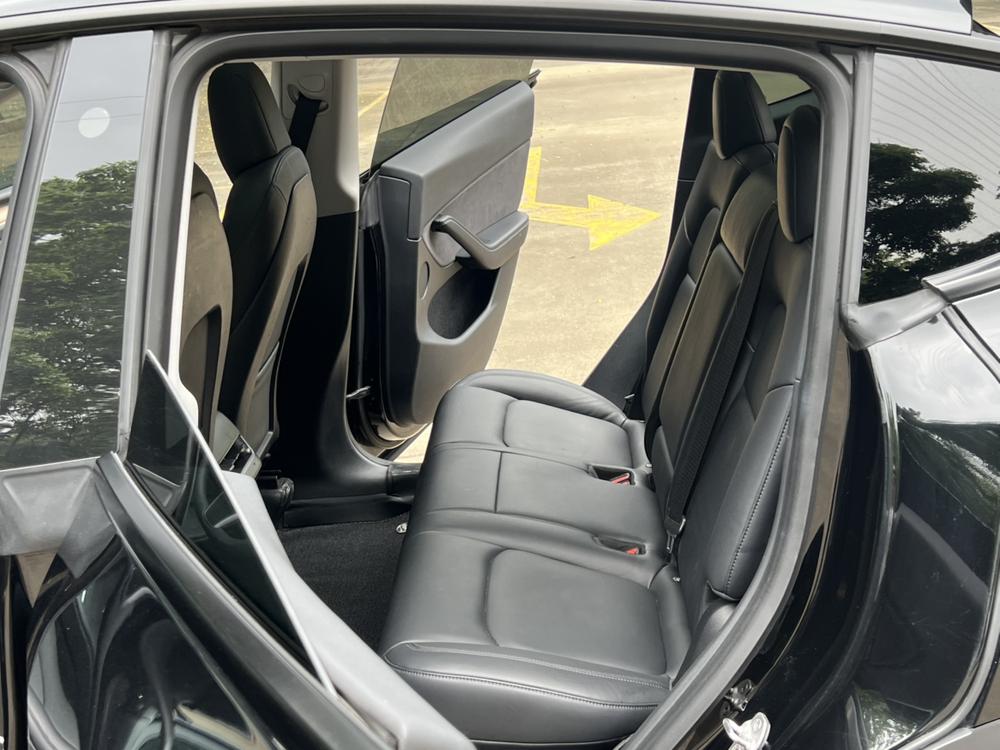 Tesla Model Y 2022 car image #17