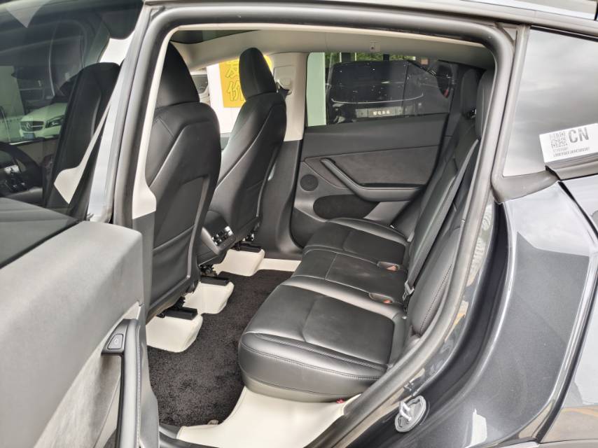Tesla Model Y 2024 #5 Tesla Model Y 2024 car image #5