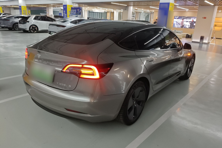 Tesla Model 3 2023 car image #7