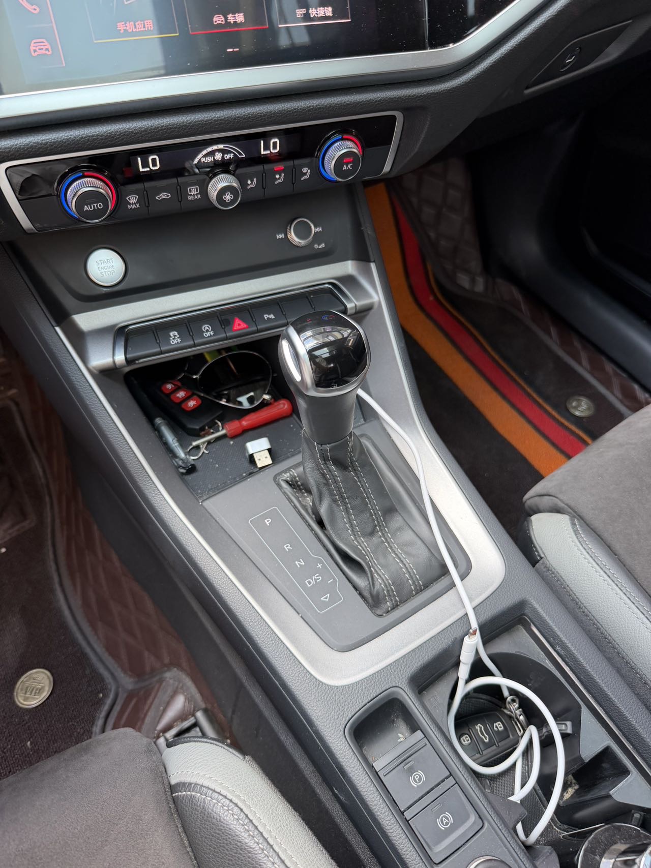 Audi Q3 2019 car image #16