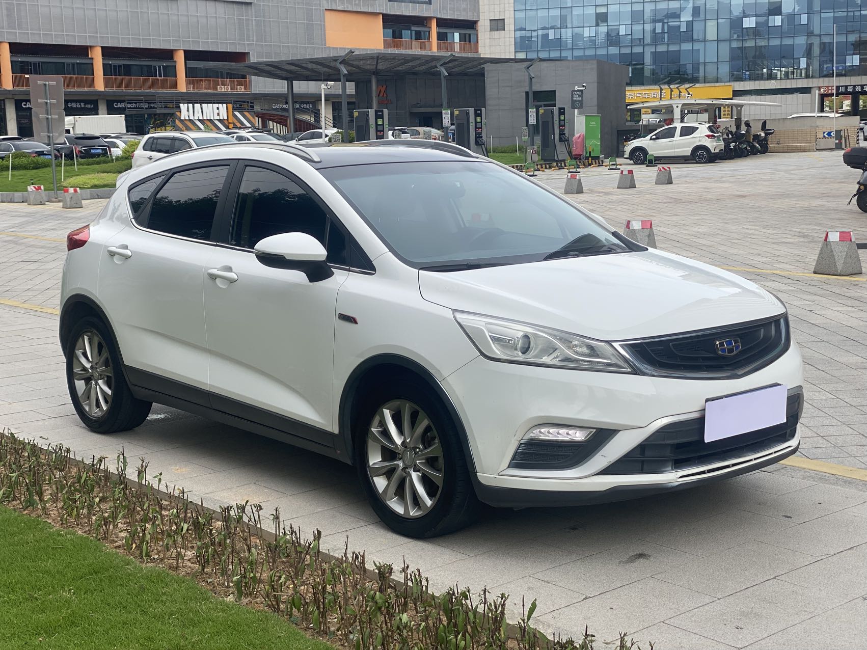 GEELY Emgrand GS 2016 car image #3
