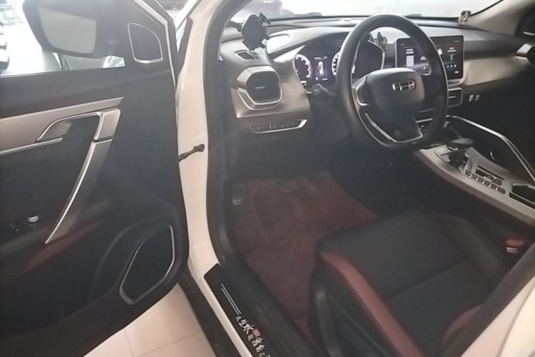 GEELY Coolray 2022 car image #16