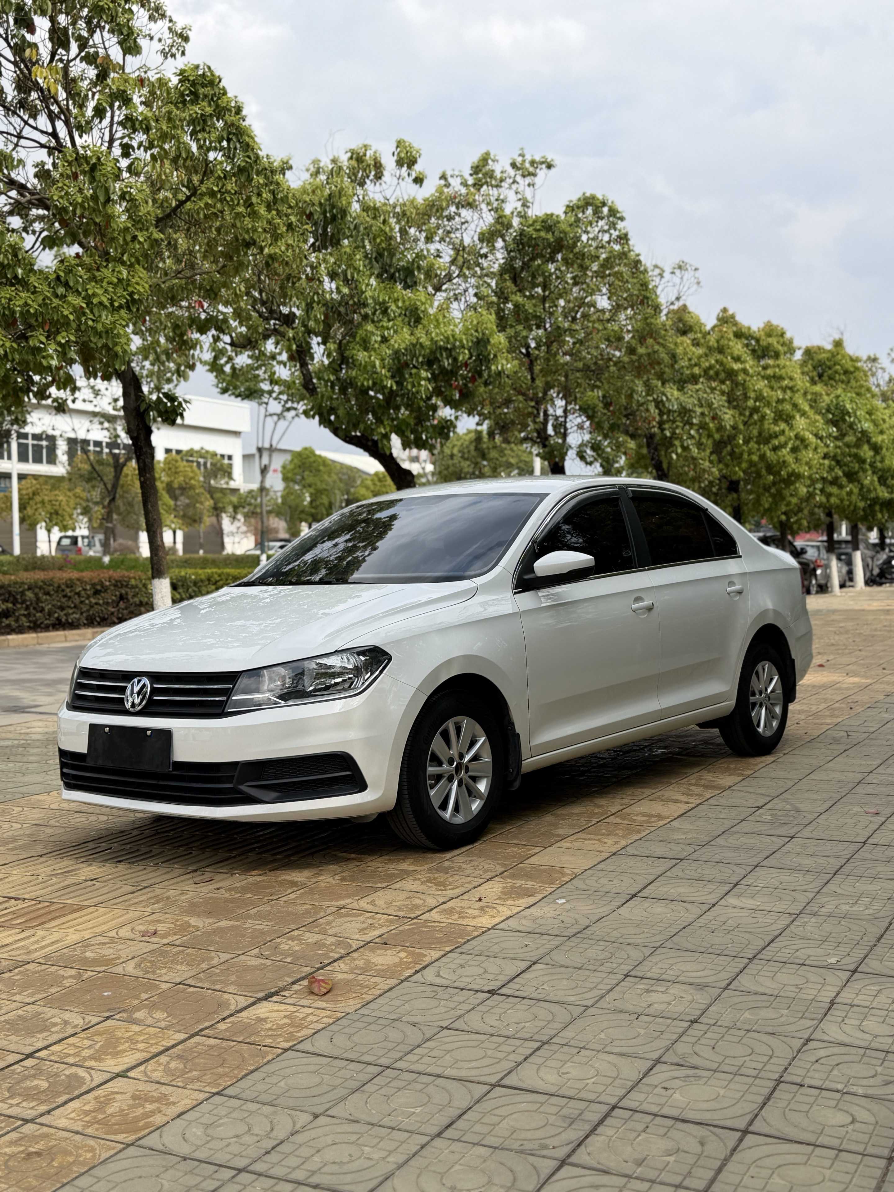 Volkswagen Santana 2018 car image 