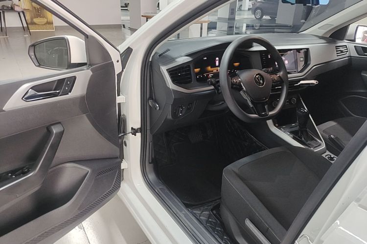 Volkswagen Polo 2023 car image #16
