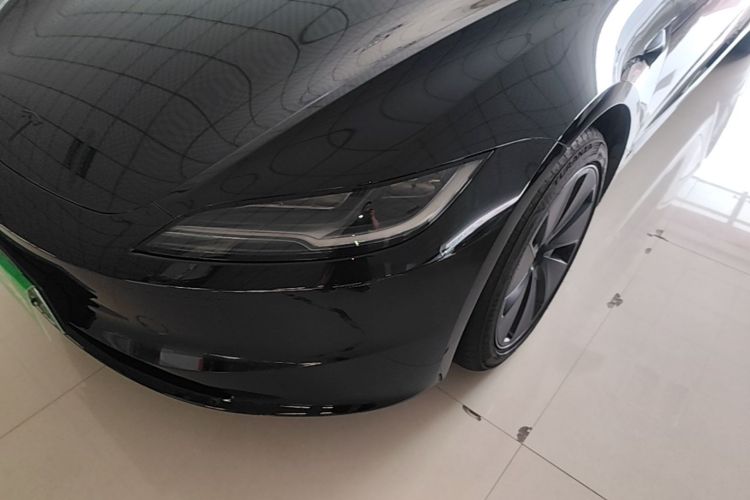 Tesla Model 3 2026 immagine di auto #23